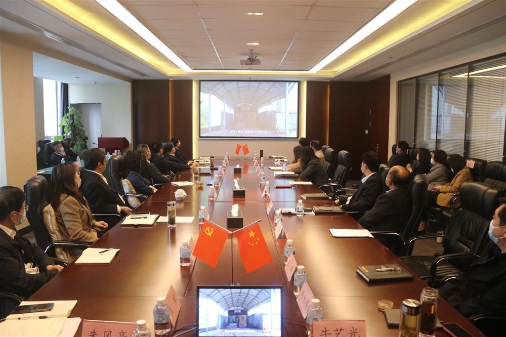 筑牢黨員干部廉潔思想防線！濟(jì)南產(chǎn)發(fā)集團(tuán)組織觀看警示教育片