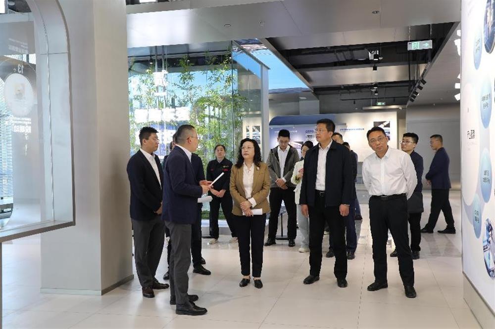 產(chǎn)發(fā)集團(tuán)黨委書(shū)記、董事長(zhǎng)黃蓓帶隊(duì)調(diào)研 先進(jìn)裝備智造港項(xiàng)目